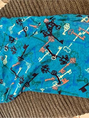 Women’s original lularoe' Key-Print Blue leggings larger size